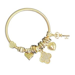 Clover stretchy charm bracelet